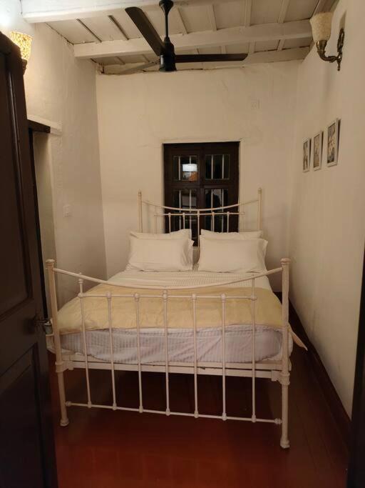 A Quaint Cottage With Rajah'S Seat View. Madikeri Esterno foto