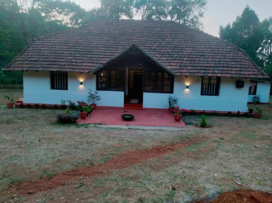 A Quaint Cottage With Rajah'S Seat View. Madikeri Esterno foto